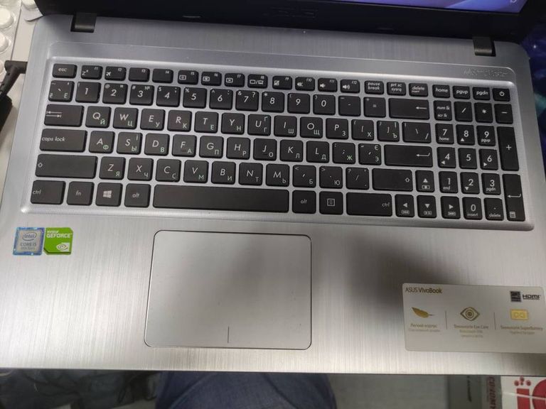 Купити Asus core i5 8250u 1,6ghz/ ram8gb/ ssd256gb/video gf mx110 2gb Б/У