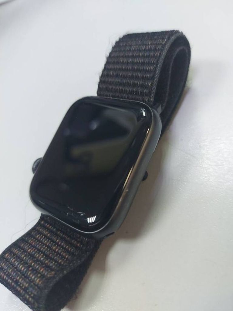 Apple watch series 5 44mm aluminum case