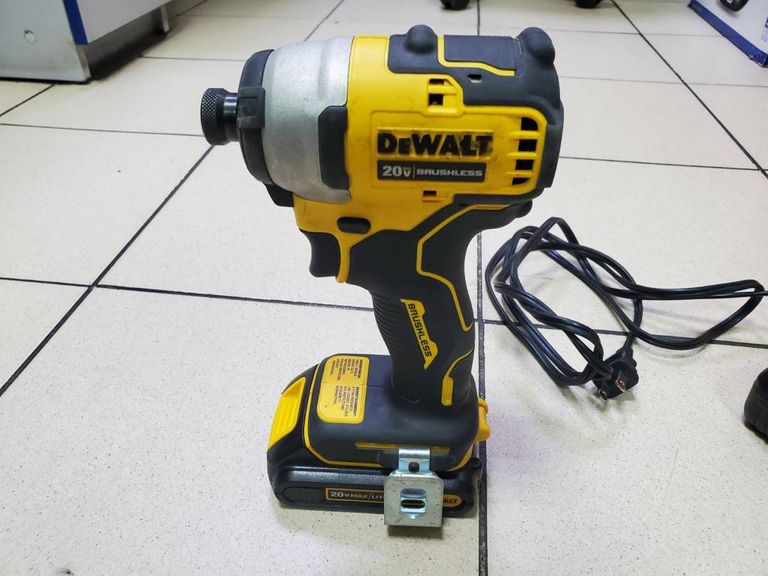 Dewalt dcf 809d2t 2акб 20v li-ion 3ah