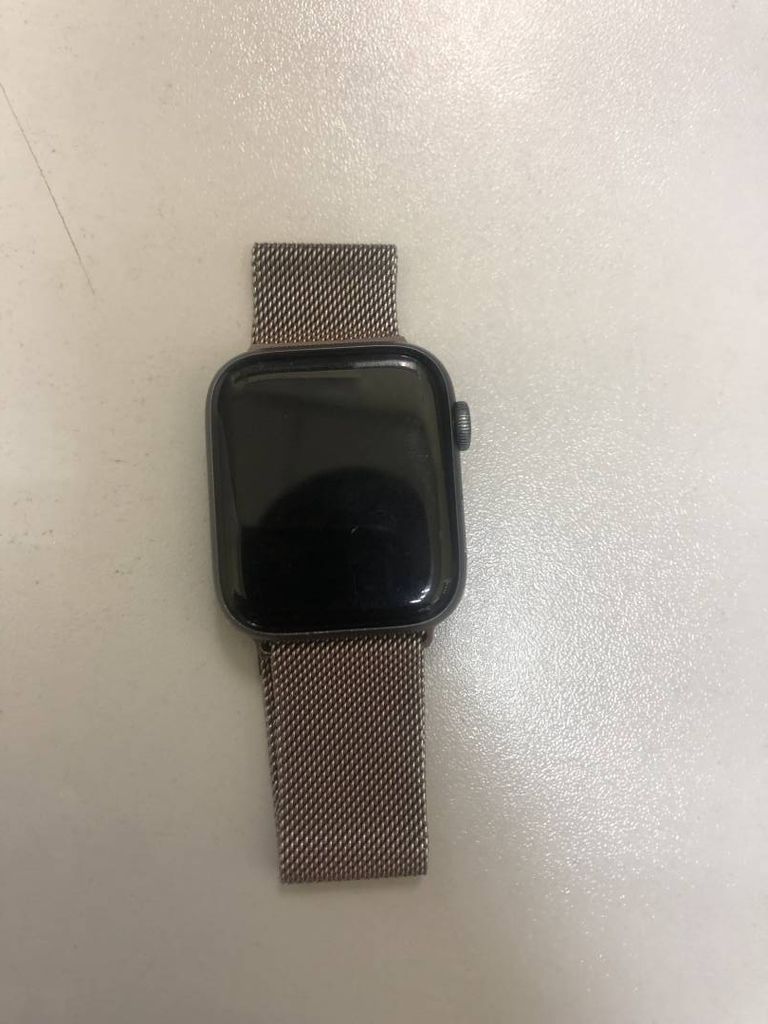 Apple watch series 4 44mm aluminum case