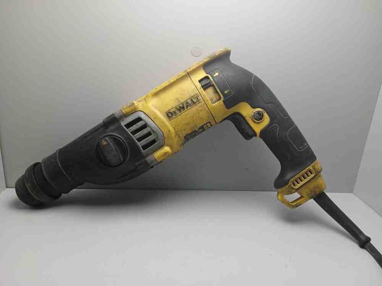 Купити Dewalt d25143ks Б/У