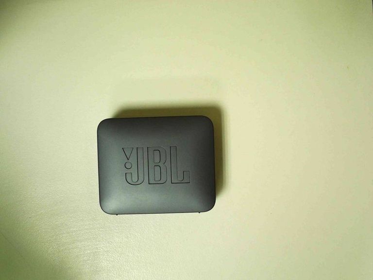 Дешево Jbl go essential з ломбарду