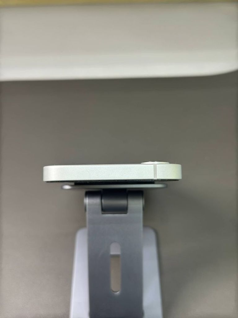 Apple iPhone 16e 128GB Black Код:01-200563324. Зображення 10