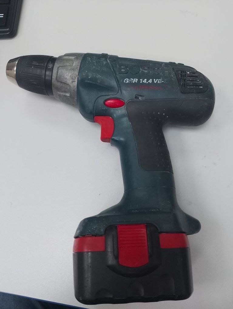 Оголошення Bosch gsr 14,4 ve-2 li 1акб зп Б/У