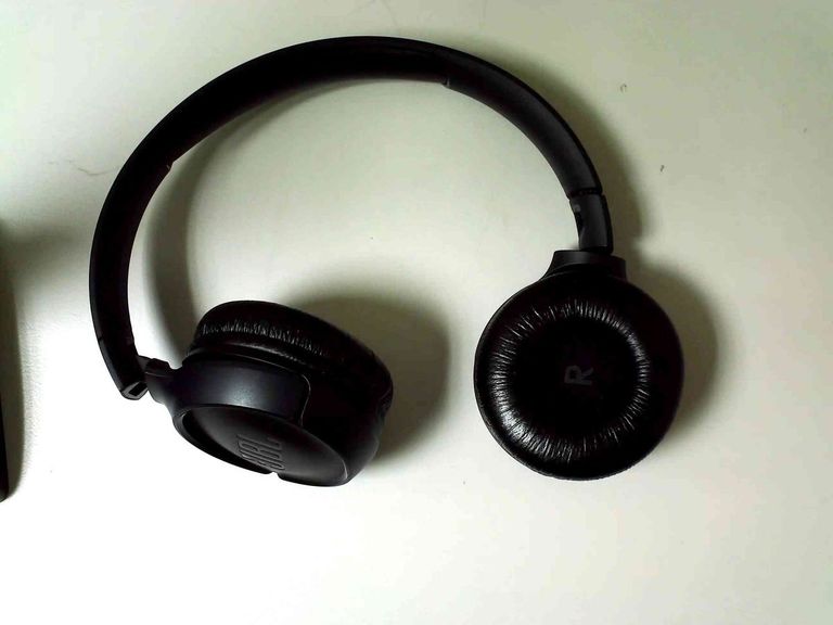 Дешиво Jbl tune 510bt с ломбарда