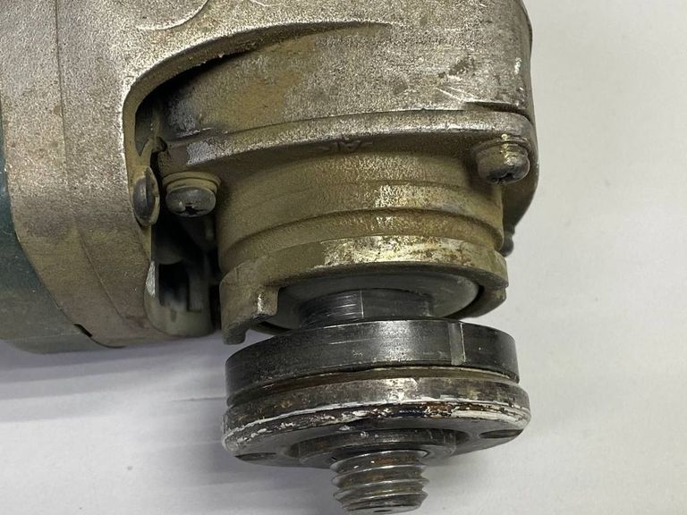 Дешево Makita 9558HN з ломбарду