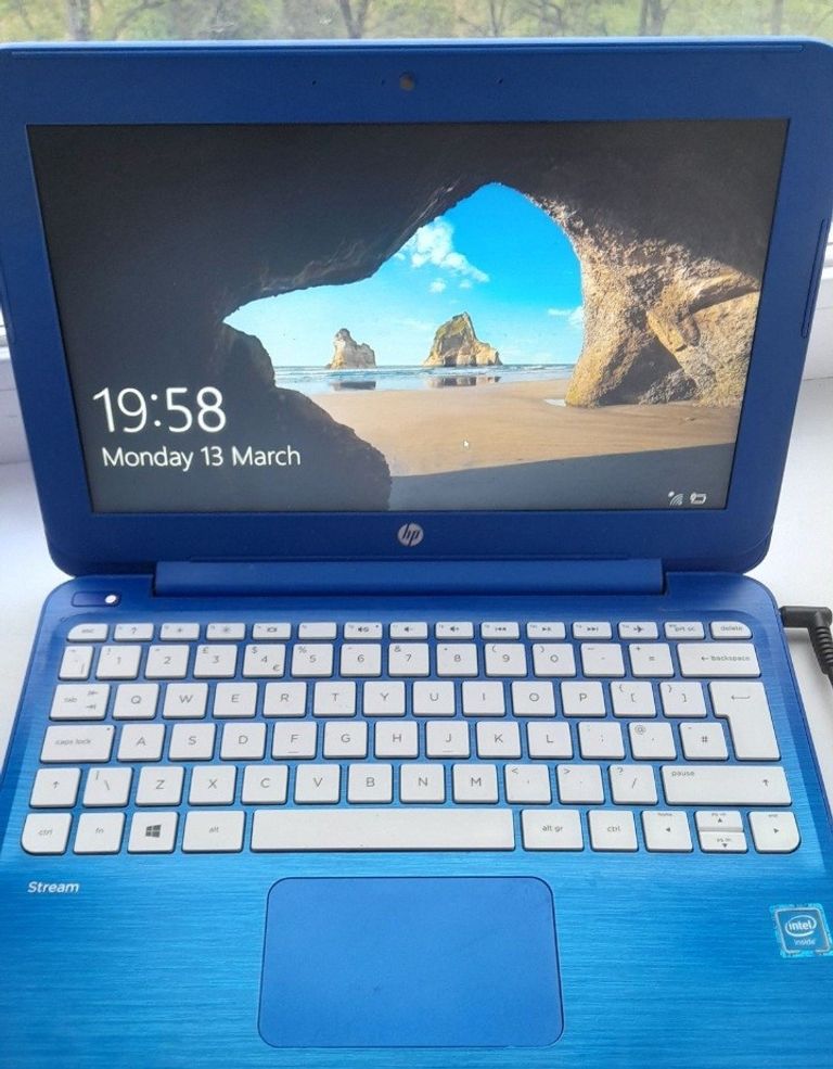 Купити Ноутбук HP Stream 11-r000na Б/У