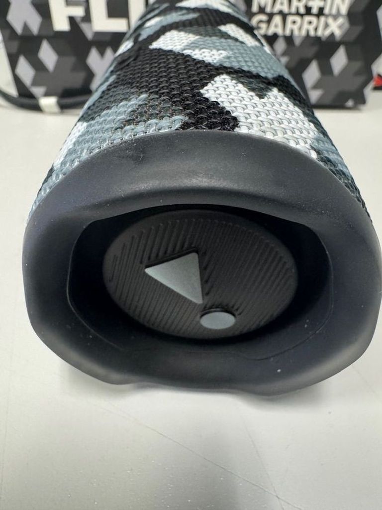 Jbl flip 6 martin garrix Код:01-200739923. Изображение 5