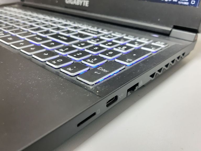 Распродажа Gigabyte 15/core i7-13620h ddr5/16gb ddr4/hdd *відсутній/ssd 240 gb/geforce rtx4050 6gb, продавец Техноскарб