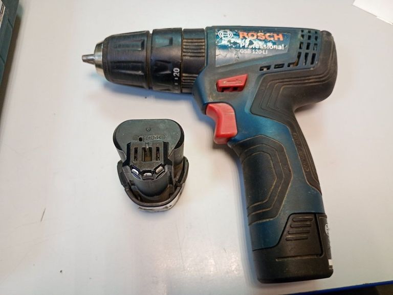 Дешево Bosch GSB 120-LI (06019G8100) з ломбарду