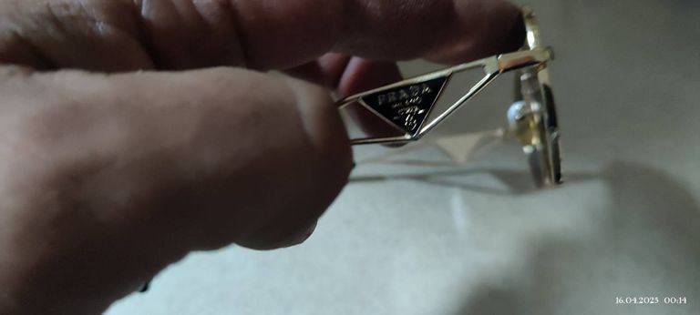 Дешево PRADA , виробник Італія з ломбарду