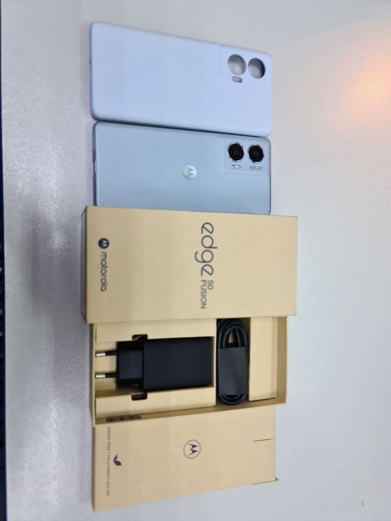 Купити Motorola Edge 50 Fusion 12/512GB Forest Blue Б/У