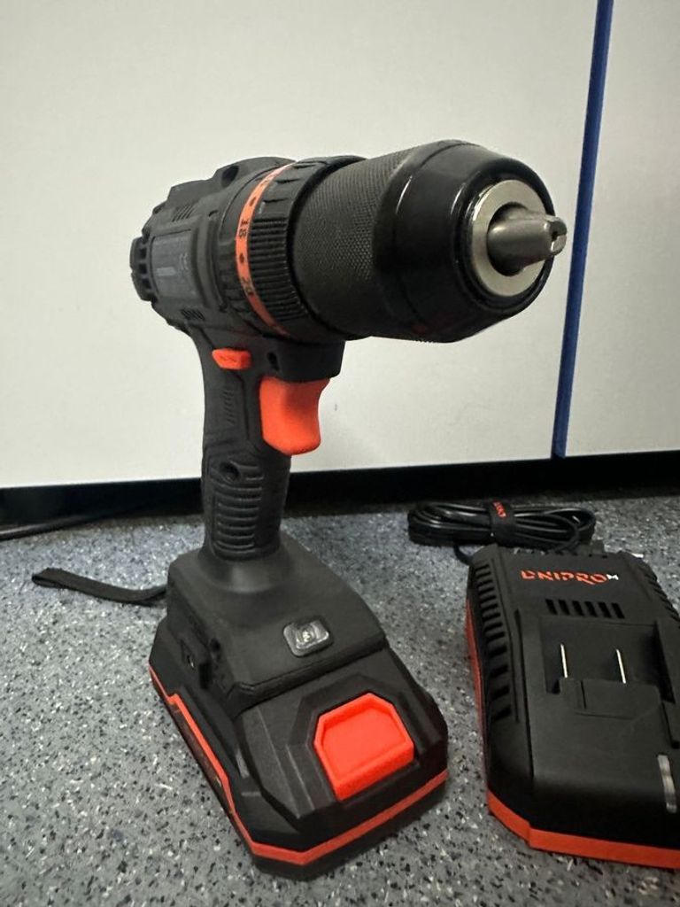 Оголошення Dnipro-M cd-218 + 1акб 4ah +1акб 2ah + зп Б/У