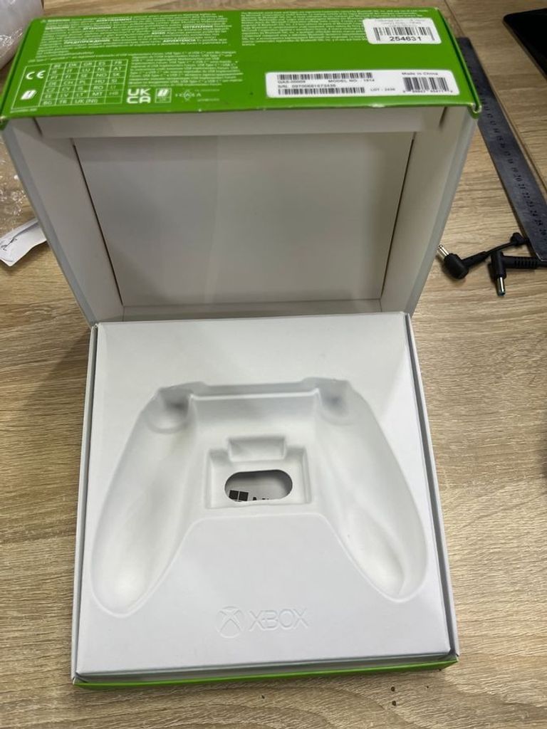 Дешево Microsoft xbox series x s wireless controller з ломбарду