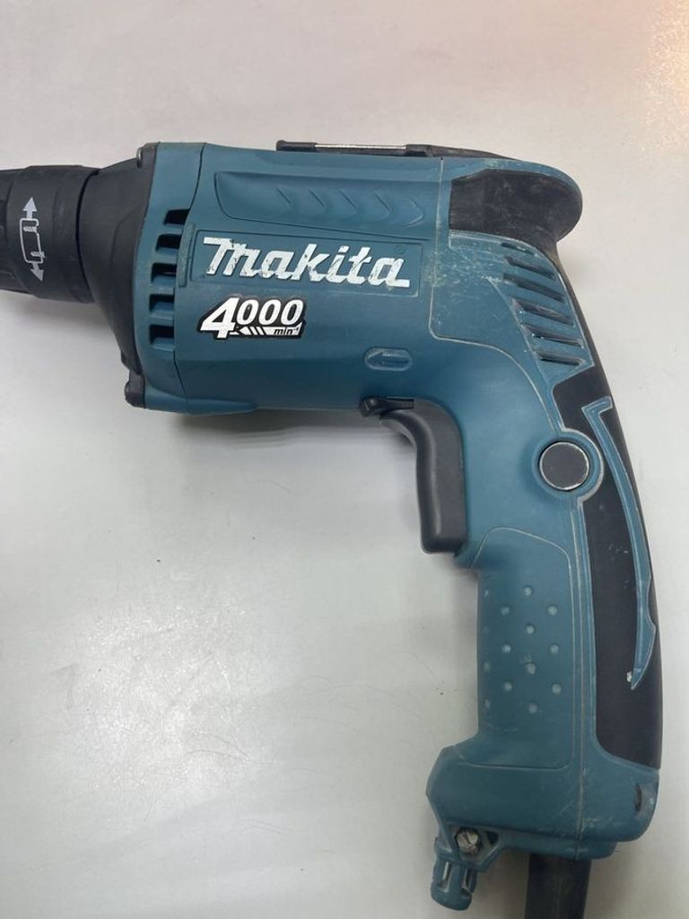 Дешево Makita FS4000 з ломбарду