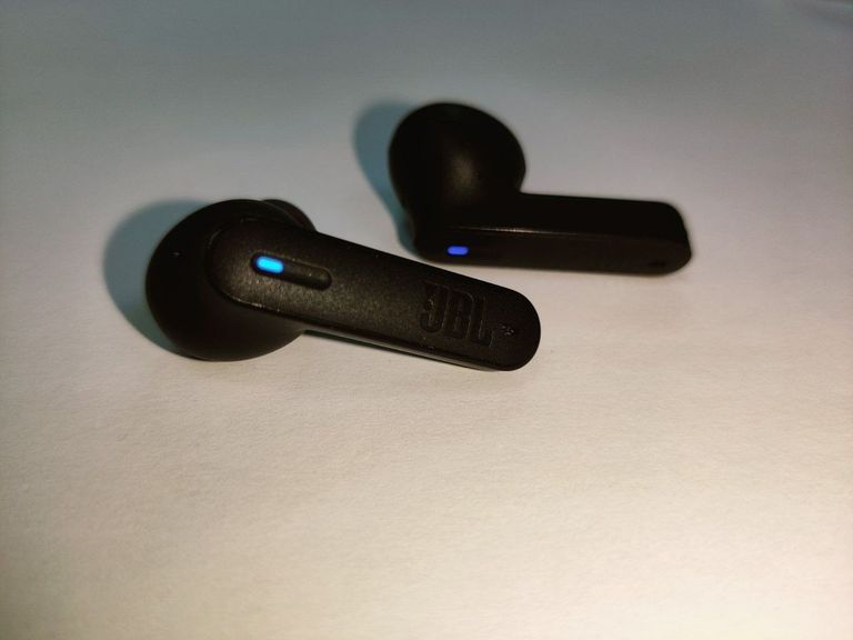 Дешиво Jbl tune 235nc с ломбарда