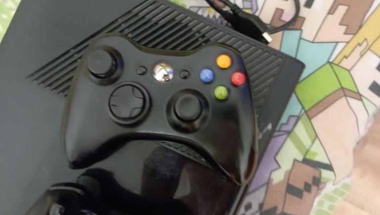 Купити Microsoft xbox360 e 1tb Б/У