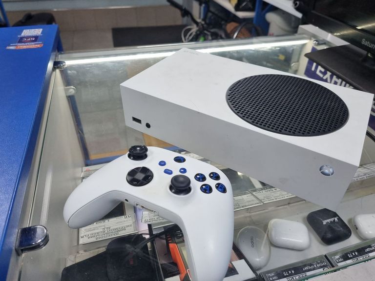Купить Microsoft xbox series s 512gb Б/У