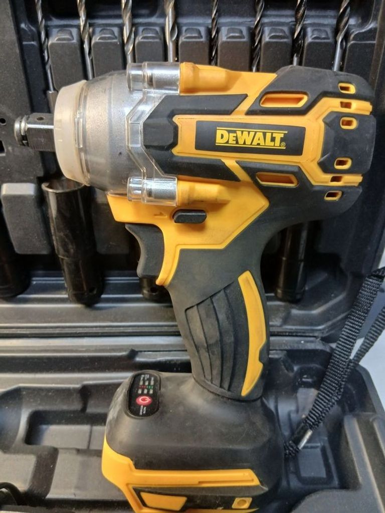 Купити Dewalt Копія без моделі Б/У