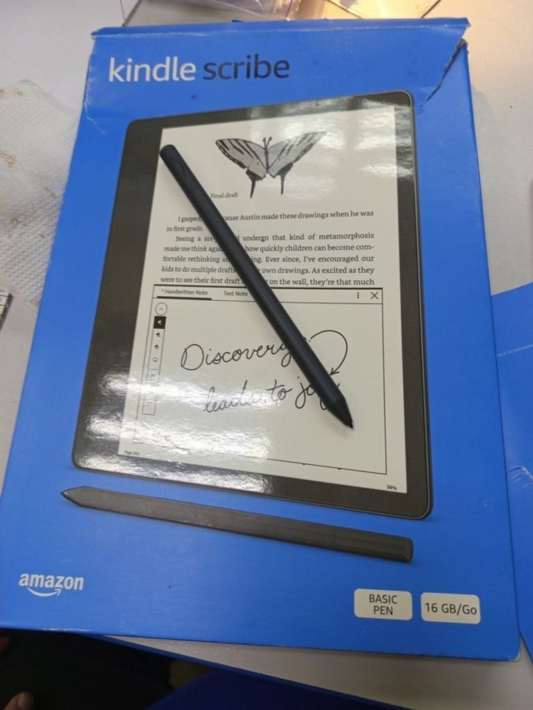 Дешево Amazon Kindle Scribe 16 GB Basic Pen (B09BS26B8B) з ломбарду