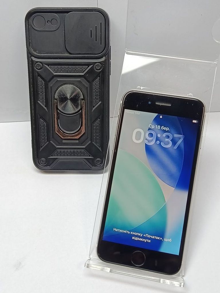 Купити Apple iPhone SE 2020 128GB Black Slim Box (MHGT3) Б/У