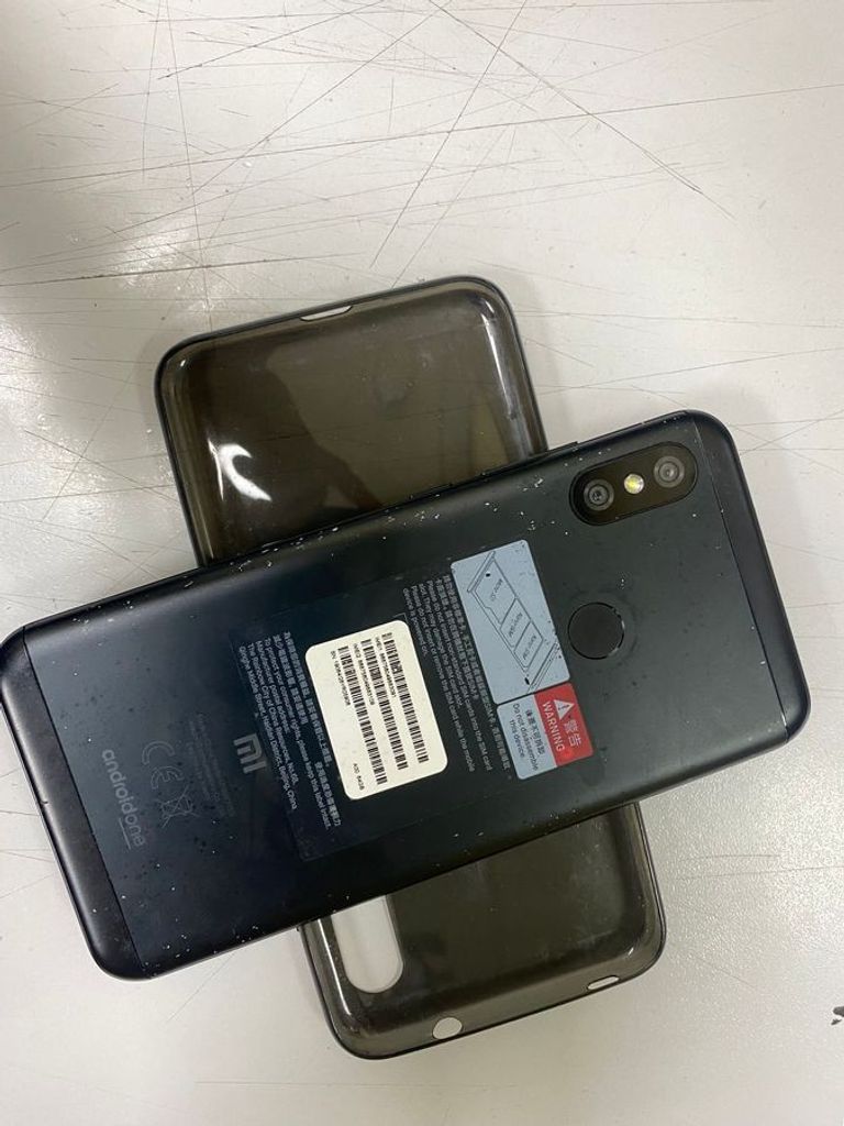 Купити Xiaomi mi a2 lite 4/64gb Б/У