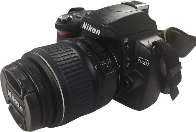 Купить Nikon d40 / dx af-s nikkor 18-55mm 1:3.5-5.6g Б/У