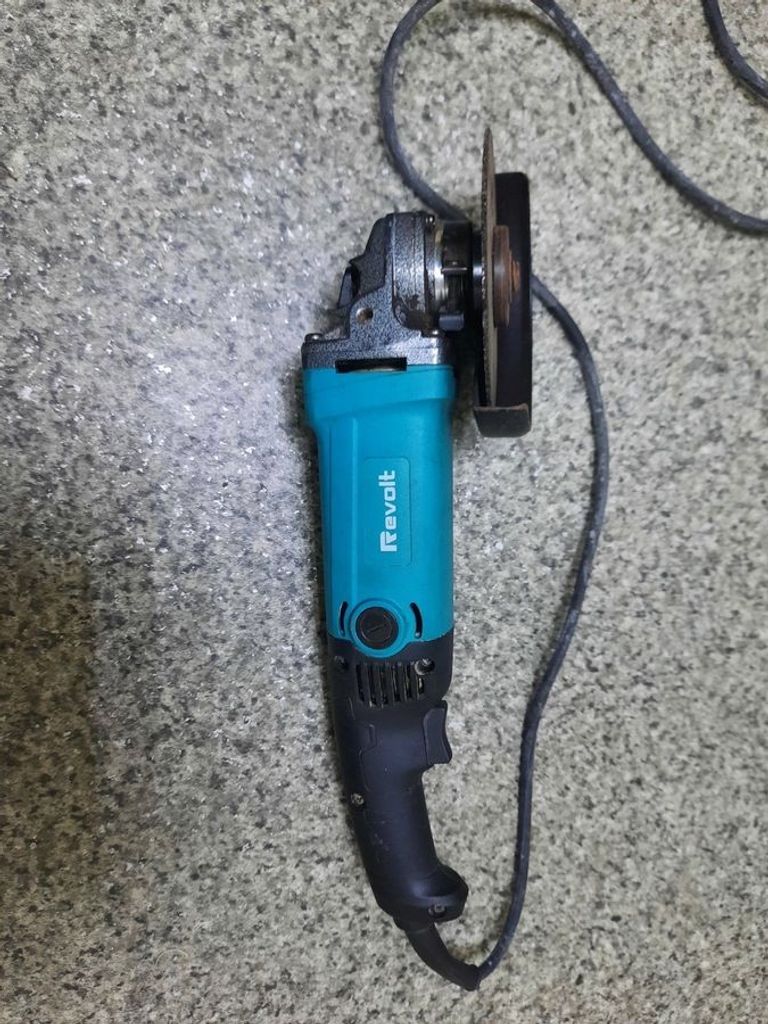 Дешево Revolt AG 125-1270E з ломбарду