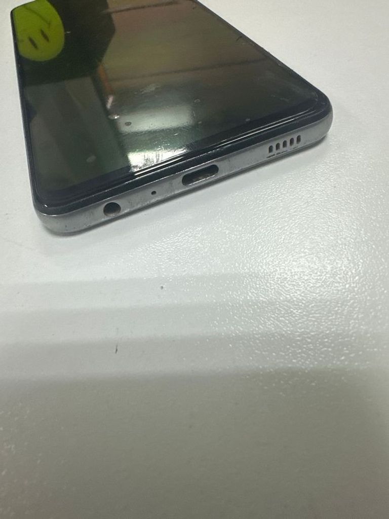 Дешево Samsung Galaxy A32 4/64GB Black (SM-A325FZKD) з ломбарду