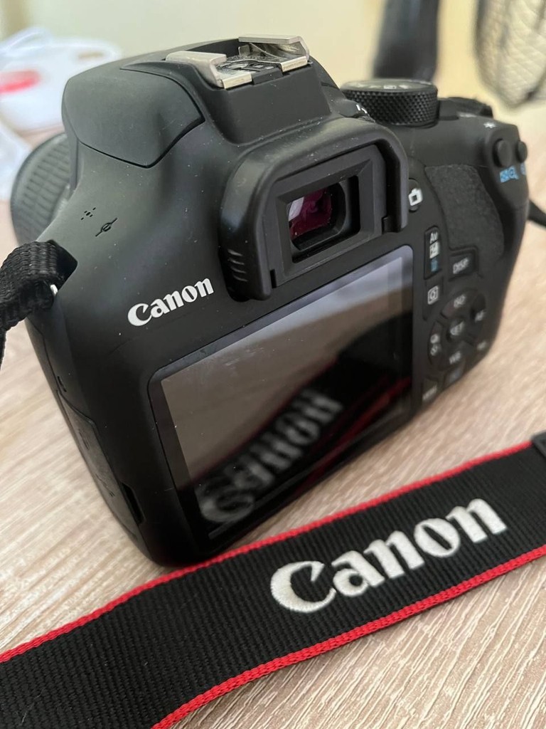 Оголошення Canon EOS 1300D kit (18-55mm) EF-S IS II Б/У