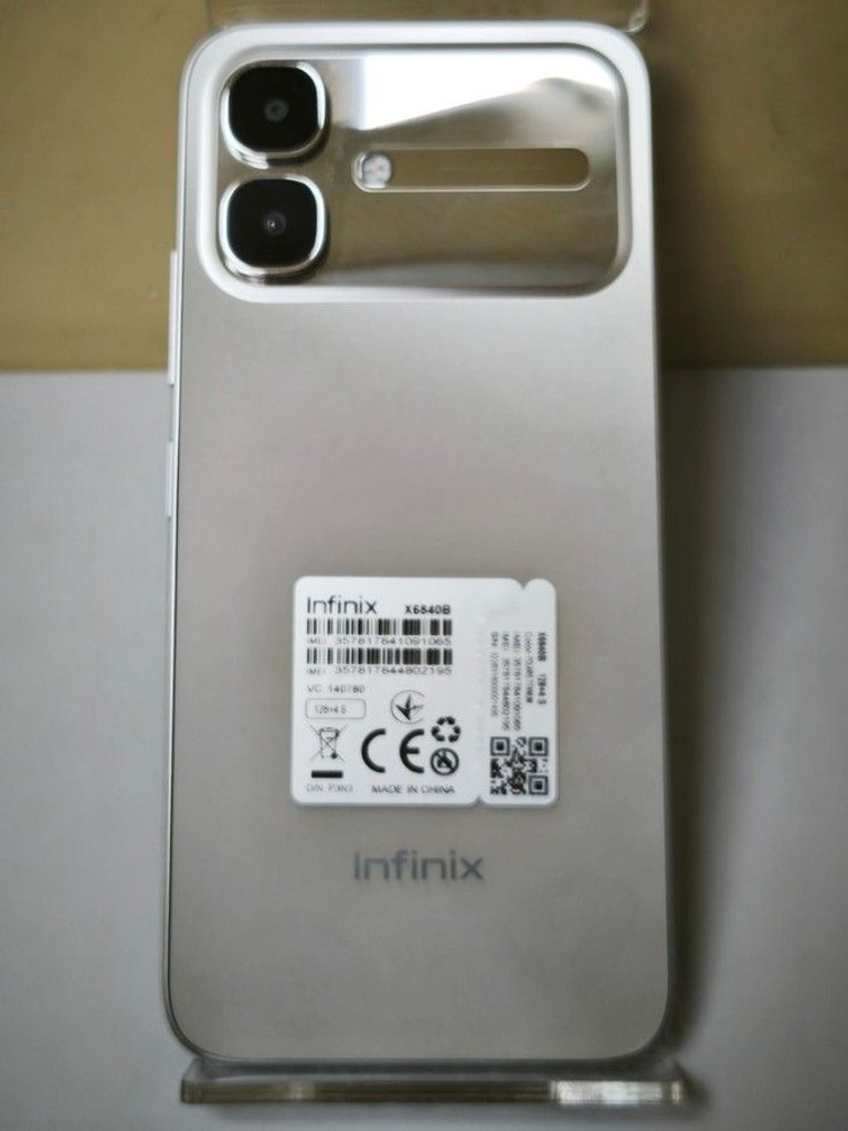Купити Infinix Smart 20 4/128GB Solar Orange Б/У