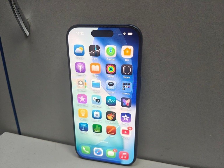 Оголошення Apple iPhone 17 Pro 256GB Deep Blue (MG8J4) Б/У