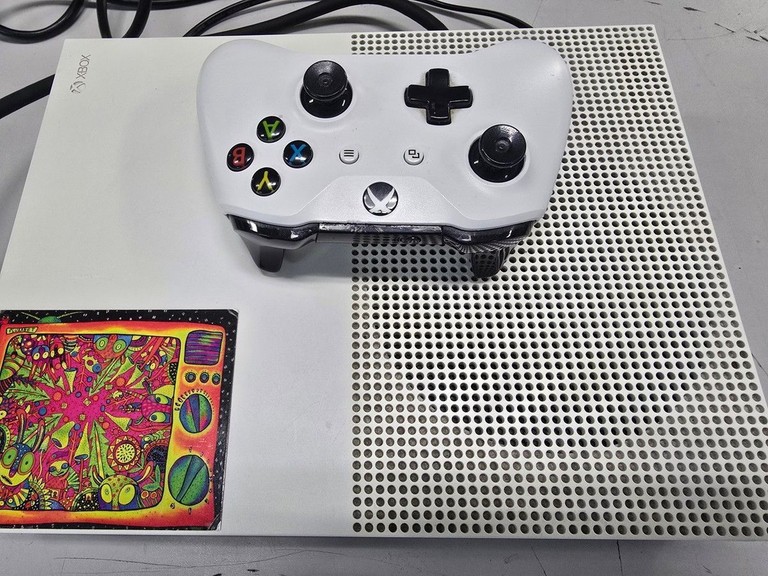 Купити Microsoft Xbox One S 500GB Б/У