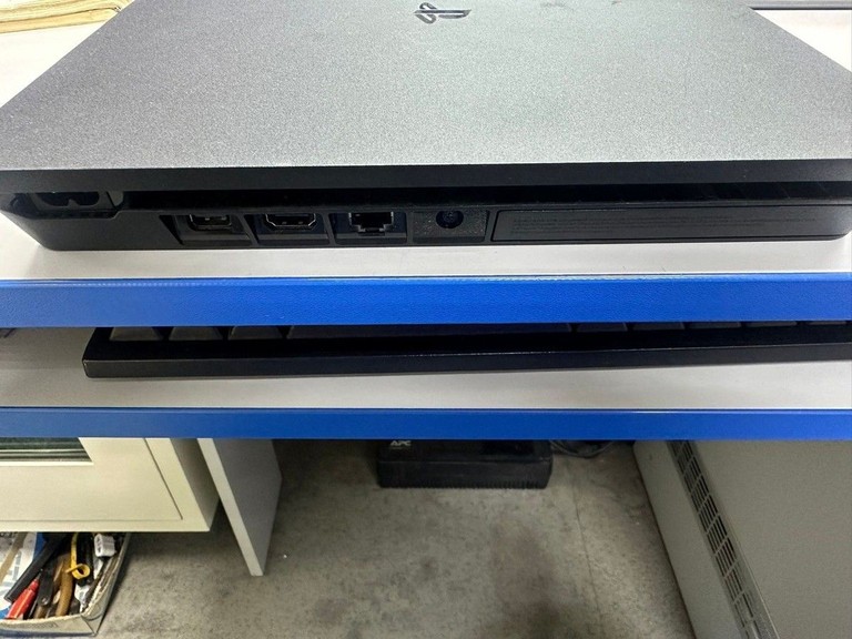 Sony playstation 4 slim 1tb / 2 контролери Код:01-201062443. Зображення 5