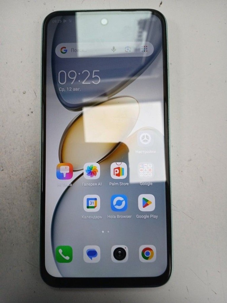 Купити Tecno Spark Go 1 KL4 4/64GB Magic Skin Green (4894947050084) Б/У