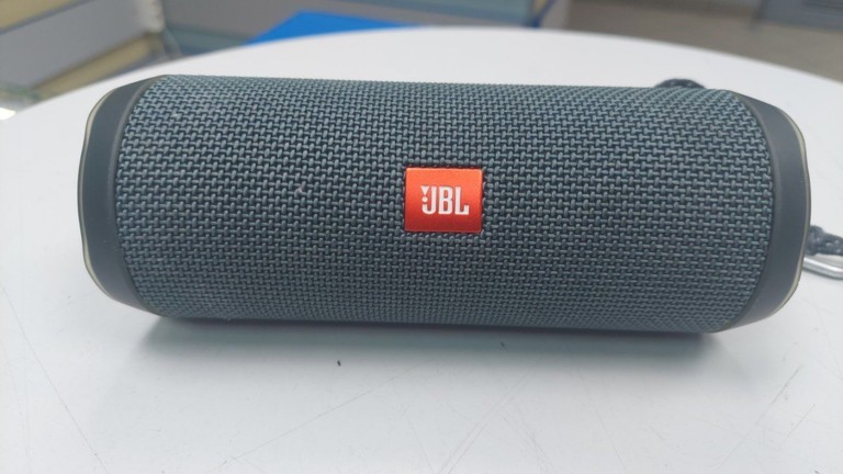 Купити Jbl flip essential 2 Б/У