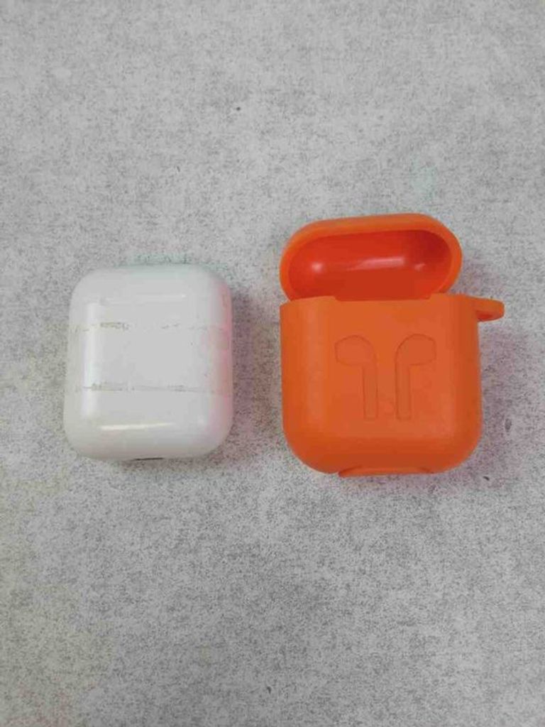 Дешиво Apple airpods 2 gen a1602.a2032+a2031 2019г. с ломбарда