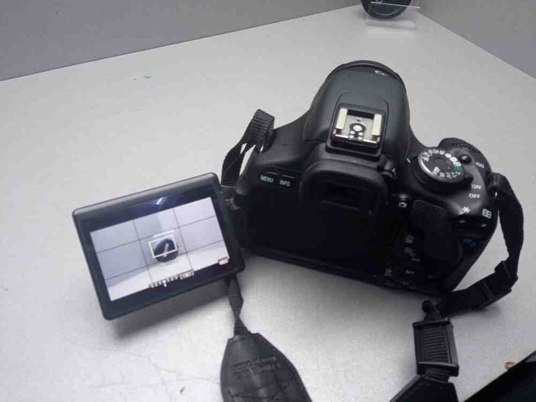 Купити Canon eos 600d canon ef-s 18-55mm без автофокуса Б/У