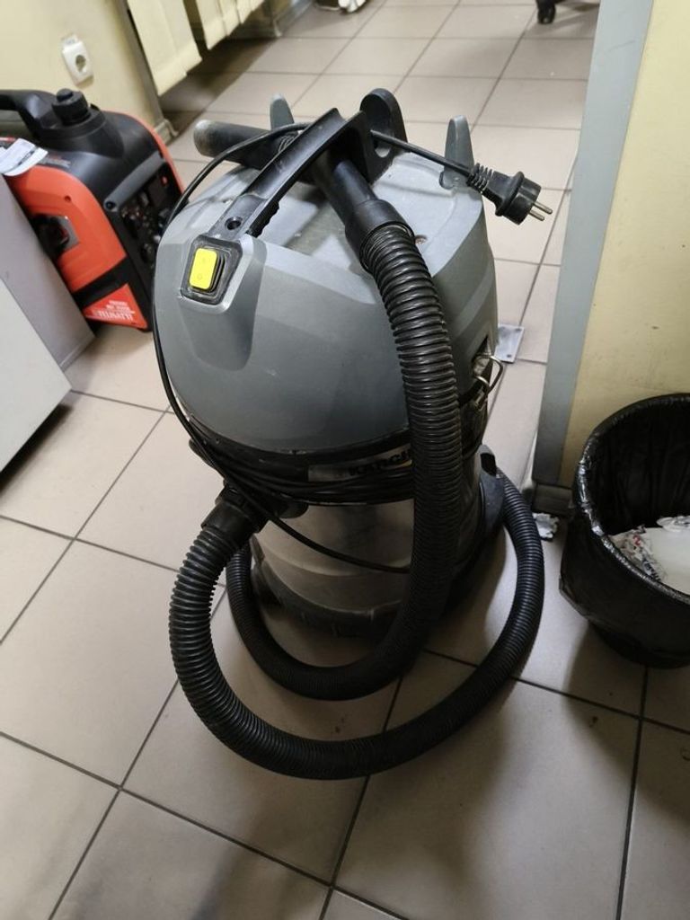 Дешиво Karcher nt 30/1 classic с ломбарда