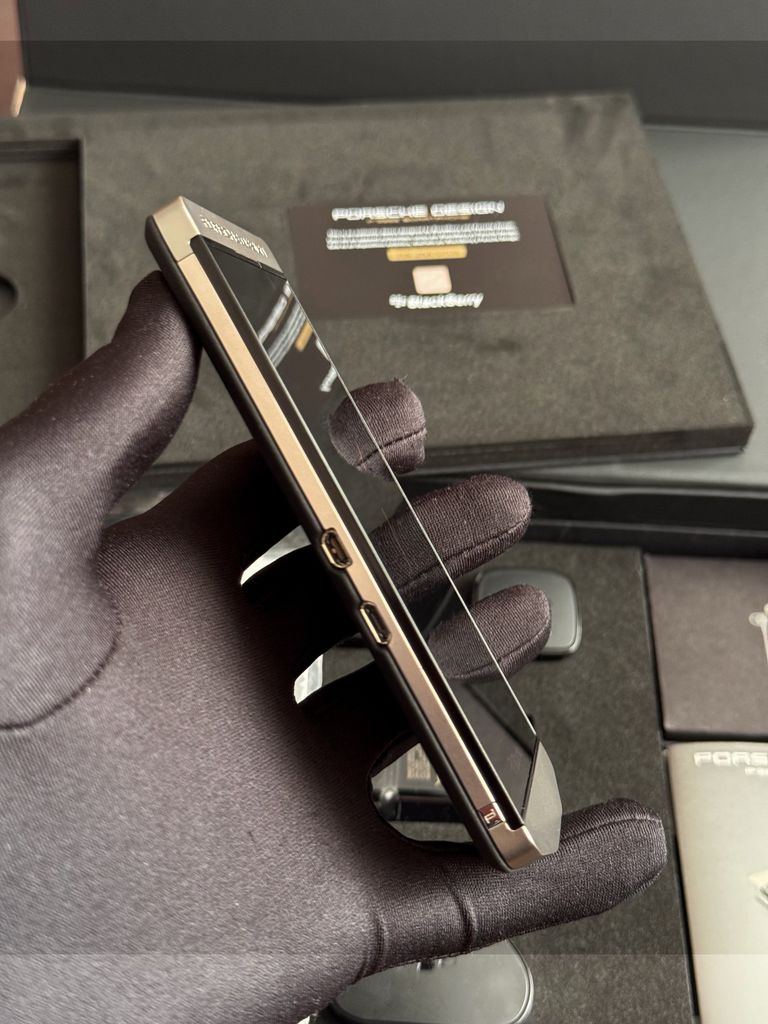 Blackberry Porsche Design P9982 + чехол в подарок! Код:null. Зображення 5