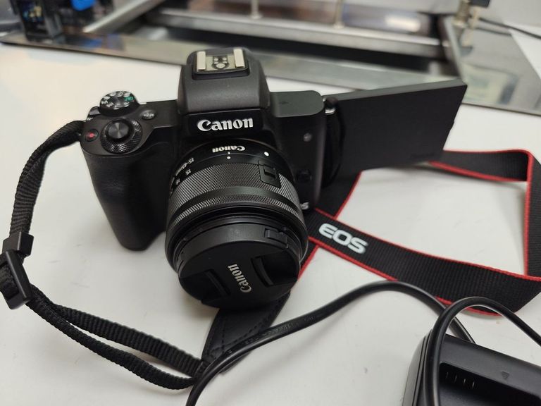 Дешево Canon EOS M50 Mark II kit (15-45mm) IS STM Black (4728C043) з ломбарду