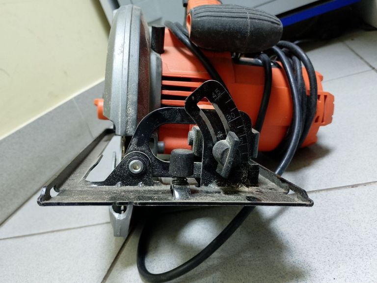 Оголошення Black Decker cs1550 Б/У