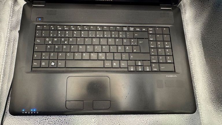 Medion 17/core i3 380m ddr3/8gb ddr3/hdd 750 gb/ssd *відсутній/*інтегрована Код:01-200778241. Изображение 5