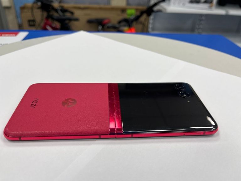 Motorola Razr Plus 2023 8/256GB Infinite Black (PAX60000) Код:01-200789765. Изображение 6