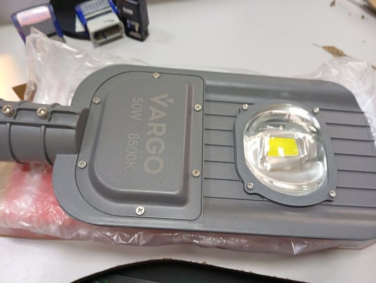 Купити Vargo 50w 6500k Б/У