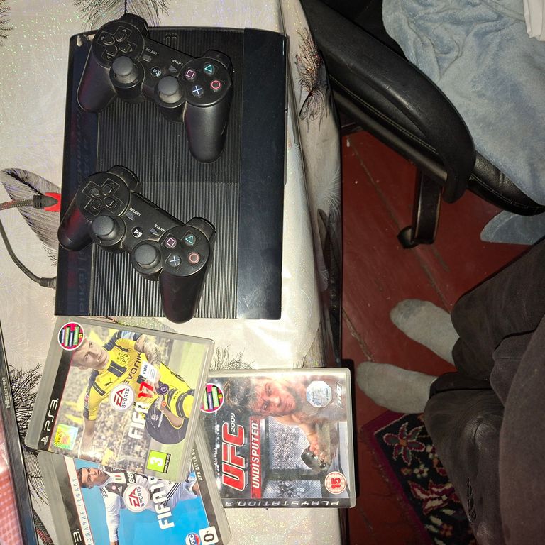 Купить Sony ps3 super slim 500gb 2 джойстика Б/У