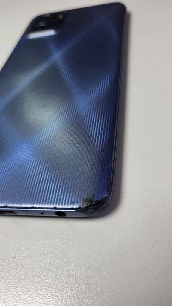 Дешиво Vivo y15s 3/32gb с ломбарда