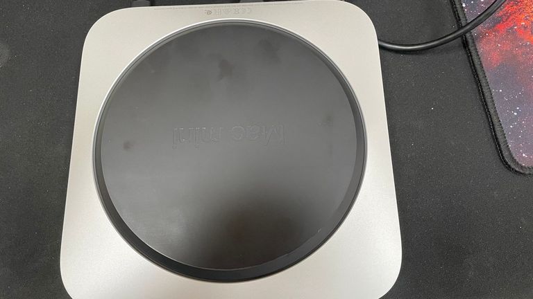 Apple mac mini a2686 mmfj3 m2/8core/ram 8gb/ssd256gb Код:01-200540280. Зображення 5