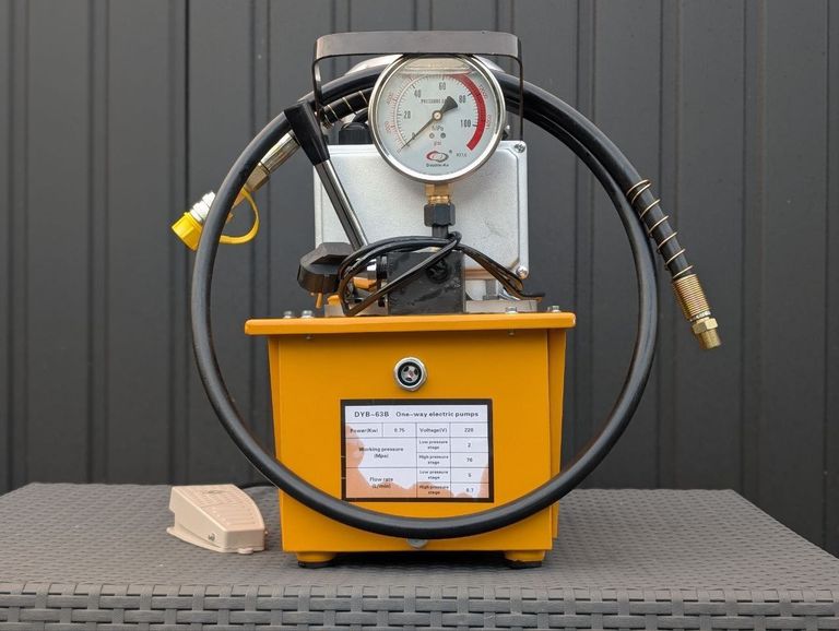 Купити 700 Бар Б/У