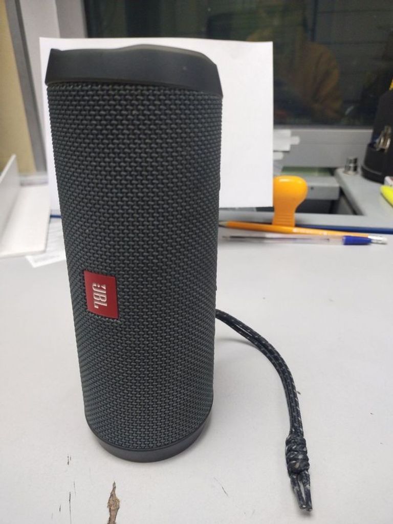 Дешиво Jbl flip essential 2 с ломбарда